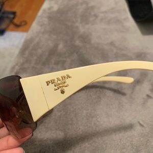 EXCELLENT CONDITION! PRADA SUNGLASSES